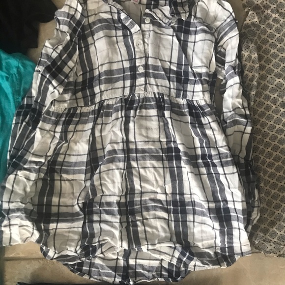 XS Maternity wardrobe- shorts are a size 2 - Picture 7 of 9